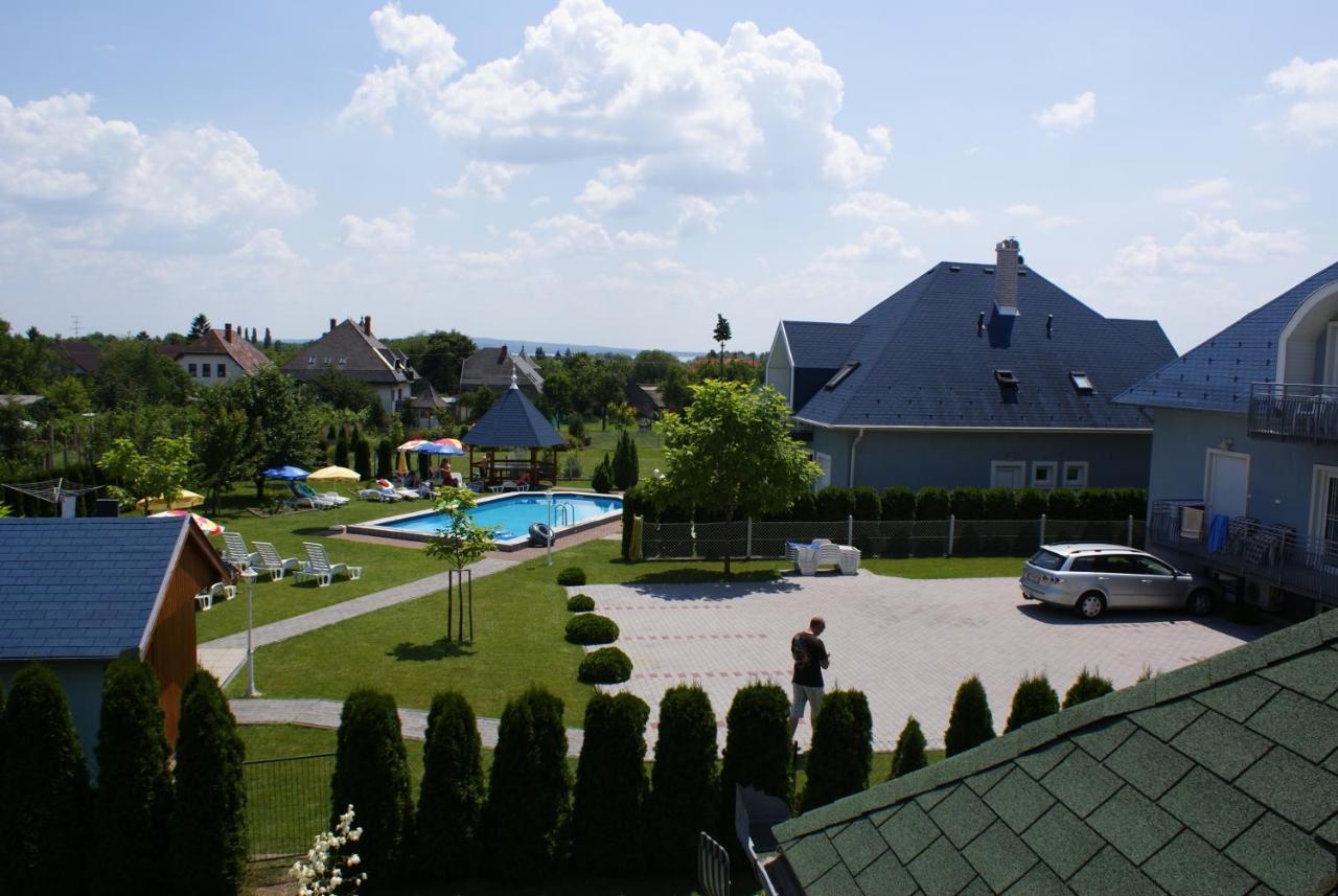Kek Vendeghaz Family Resort Денешдиаш Экстерьер фото